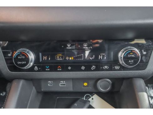 Used 2024 Mitsubishi Outlander SEL image 26