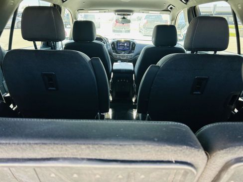 Used 2023 Chevrolet Traverse LT FWD image 30