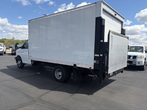 Used 2022 Chevrolet Express 3500 w/ Power Convenience Package RWD image 3