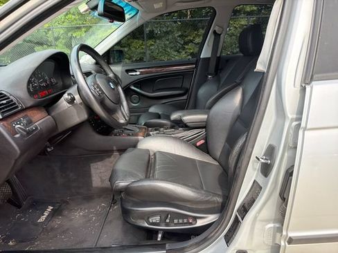 Used 2004 BMW 325i Sedan RWD image 11