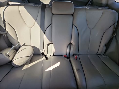 Used 2011 Toyota Venza w/ Convenience Pkg FWD image 20