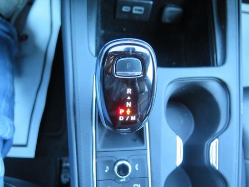 Used 2024 Cadillac XT4 Premium Luxury image 15