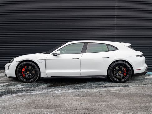 Certified 2023 Porsche Taycan GTS image 2