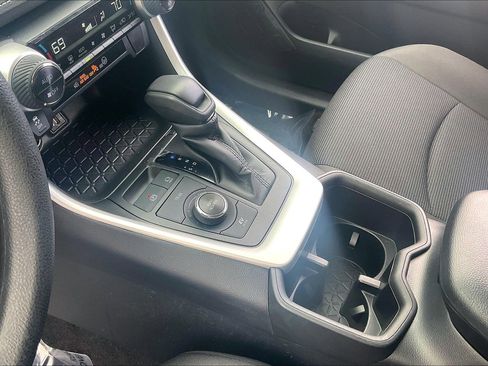 Used 2024 Toyota RAV4 LE image 22