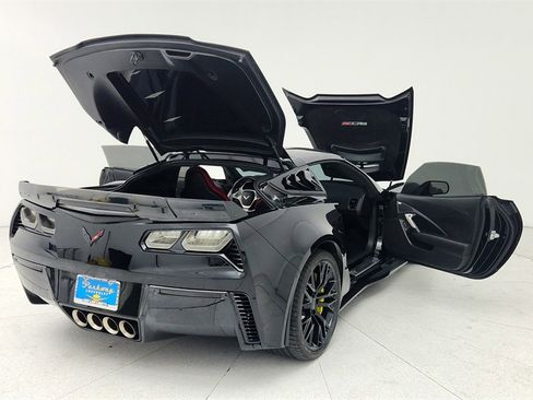 Used 2017 Chevrolet Corvette Z06 w/ Z07 Performance Package image 12