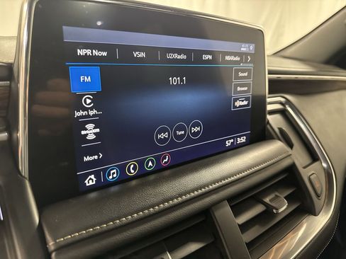 Used 2021 Chevrolet Tahoe Premier w/ Premium Package image 24