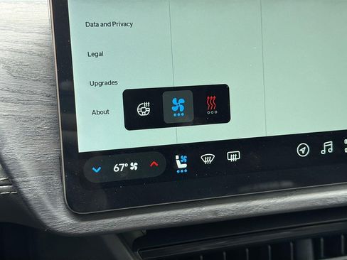 Used 2025 Rivian R1S Adventure AWD/4WD image 19