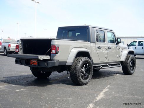 Used 2022 Jeep Gladiator Sport image 13