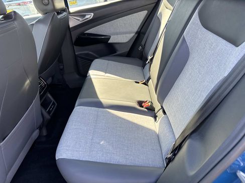 Certified 2025 Volkswagen ID.4 Pro image 11