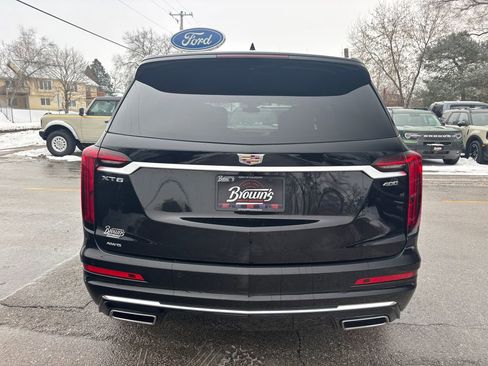 Used 2025 Cadillac XT6 Premium Luxury image 6