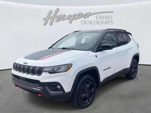 Used 2023 Jeep Compass Trailhawk w/ Trailer Tow Group AWD/4WD image 7