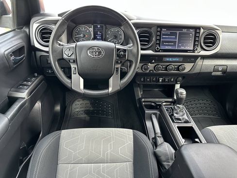 Used 2022 Toyota Tacoma TRD Off-Road w/ Technology Package AWD/4WD image 36