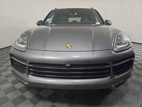 Used 2023 Porsche Cayenne AWD/4WD image 3