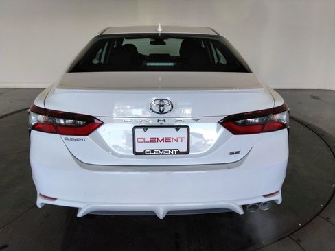 Used 2024 Toyota Camry SE image 6