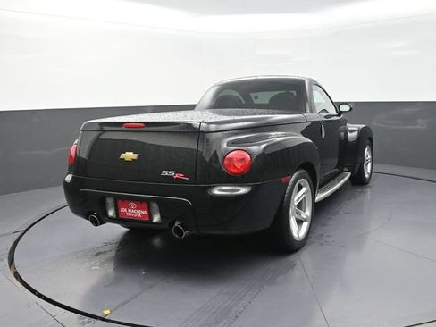 Used 2004 Chevrolet SSR w/ Preferred Equipment Group RWD image 8