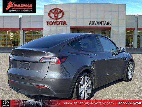 Used 2023 Tesla Model Y Long Range image 7