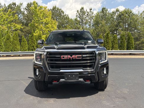 Used 2024 GMC Yukon AT4 w/ AT4 Premium Plus Package AWD/4WD image 13