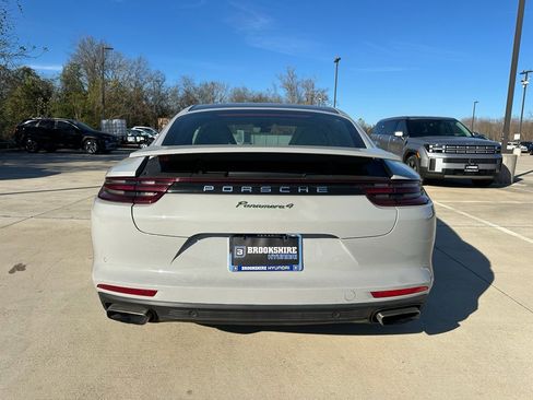 Used 2018 Porsche Panamera 4 image 6