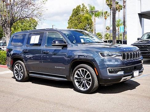 Used 2023 Jeep Wagoneer Series II w/ Premium Group I AWD/4WD image 6