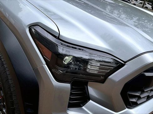 Used 2024 Toyota Tacoma TRD Off-Road AWD/4WD image 32