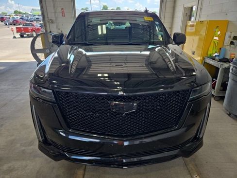 Used 2022 Cadillac Escalade Sport w/ Touring Package AWD/4WD image 38