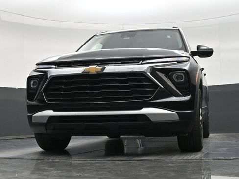 Used 2025 Chevrolet TrailBlazer LT w/ Driver Confidence Package FWD image 27