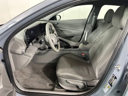Certified 2023 Hyundai Elantra SEL w/ Convenience Package image 11