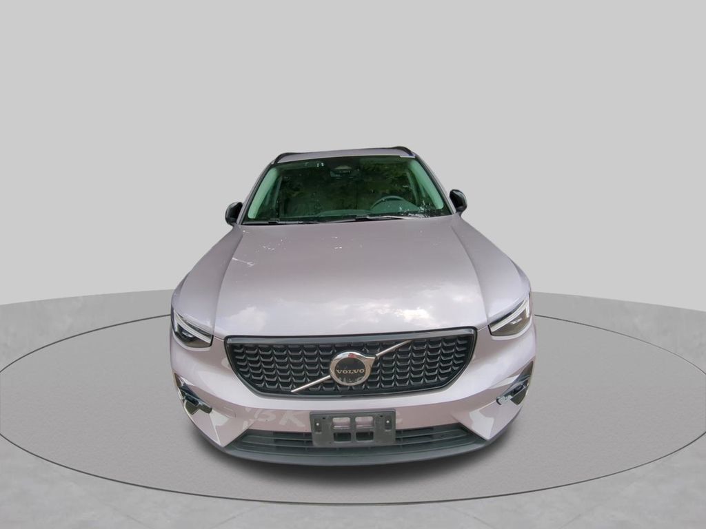 Used 2026 Volvo XC40 B5 Plus AWD/4WD image 11