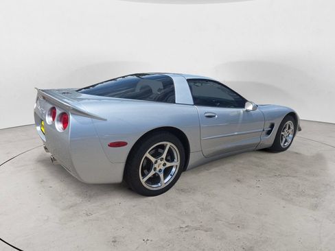 Used 2001 Chevrolet Corvette Coupe w/ Preferred Equipment Group2 RWD image 5