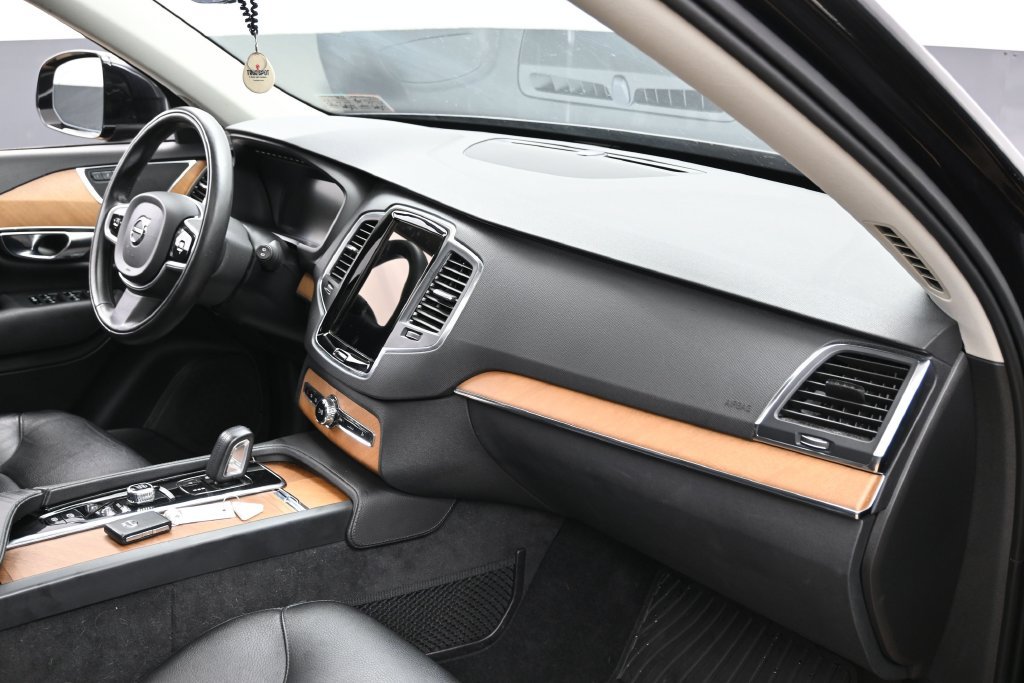 Used 2021 Volvo XC90 T8 Inscription Expression w/ Climate Package AWD/4WD image 34