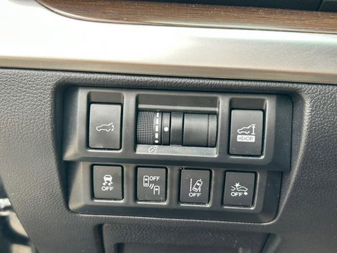 Used 2018 Subaru Outback 2.5i Touring AWD/4WD image 28