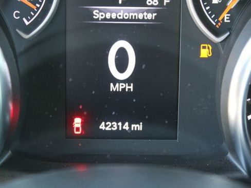 Used 2022 Jeep Gladiator Willys image 24