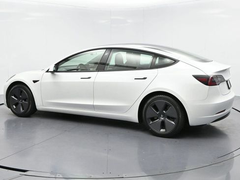 Used 2021 Tesla Model 3 Standard Range Plus RWD image 5