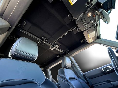 Used 2024 Ford Bronco Badlands image 27