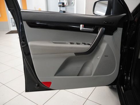 Used 2014 Kia Sorento LX w/ Touring Package (LX) image 6