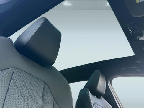 Used 2025 BMW X3 xDrive30i w/ Convenience Package image 16