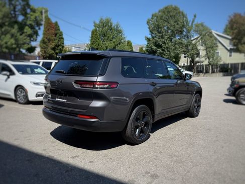 Used 2023 Jeep Grand Cherokee L Laredo AWD/4WD image 8