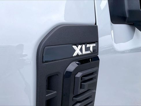 Used 2026 Ford F250 Lariat w/ Tremor Off-Road Package AWD/4WD image 7