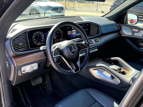 Used 2025 Mercedes-Benz GLE 350 4MATIC image 15
