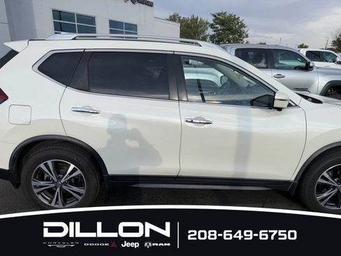 Used 2019 Nissan Rogue SV w/ Premium Package AWD/4WD image 2