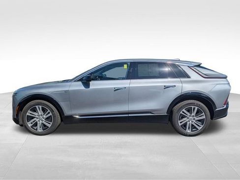 Used 2024 Cadillac Lyriq Tech AWD/4WD image 5
