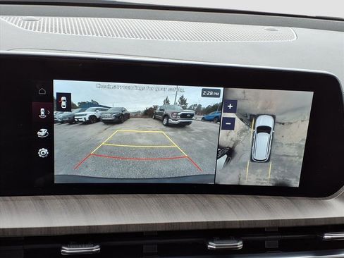 Used 2025 Kia Telluride SX w/ SX Captain's Chair Package image 16