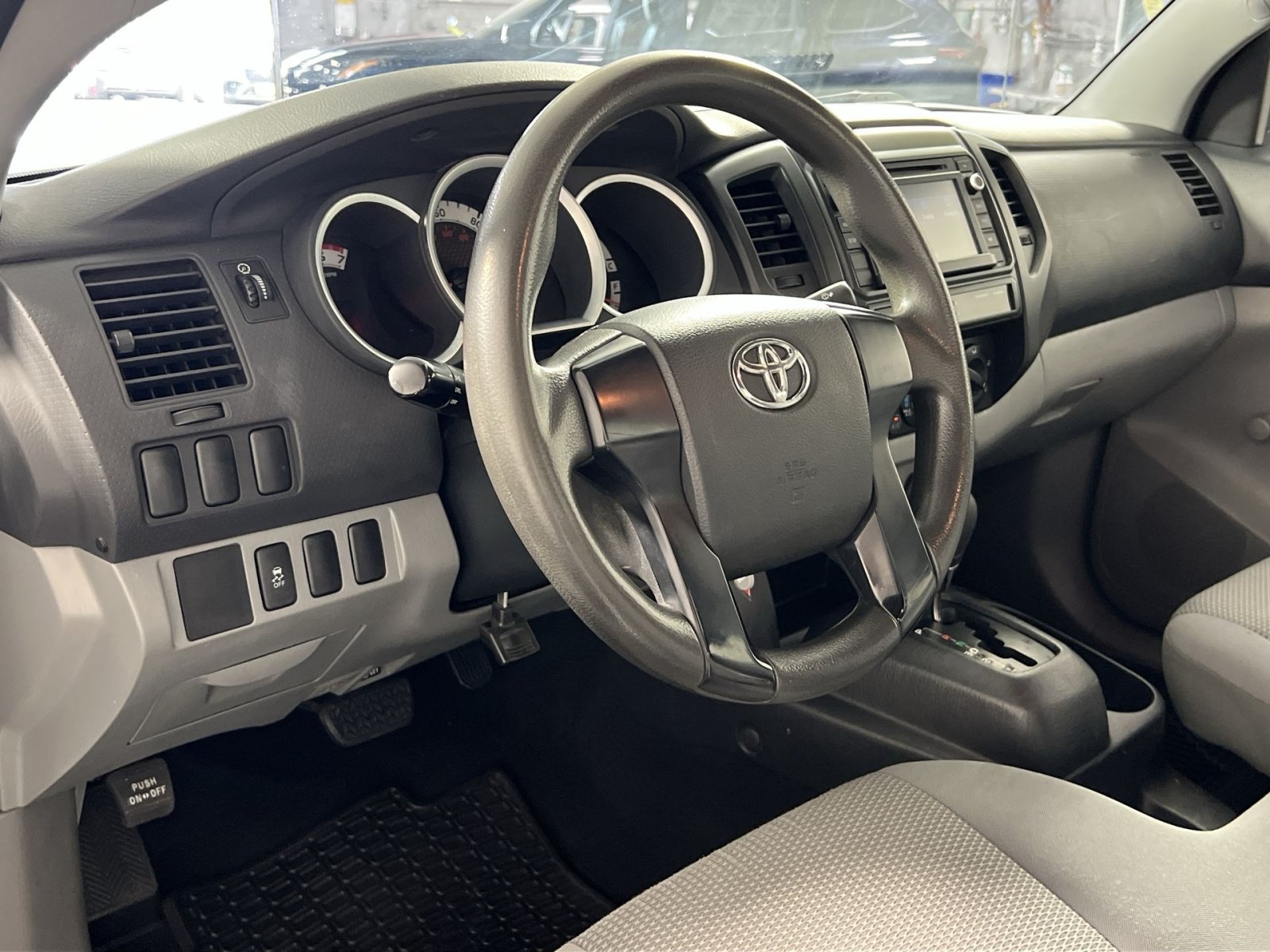 Used 2014 Toyota Tacoma 2WD Regular Cab image 22