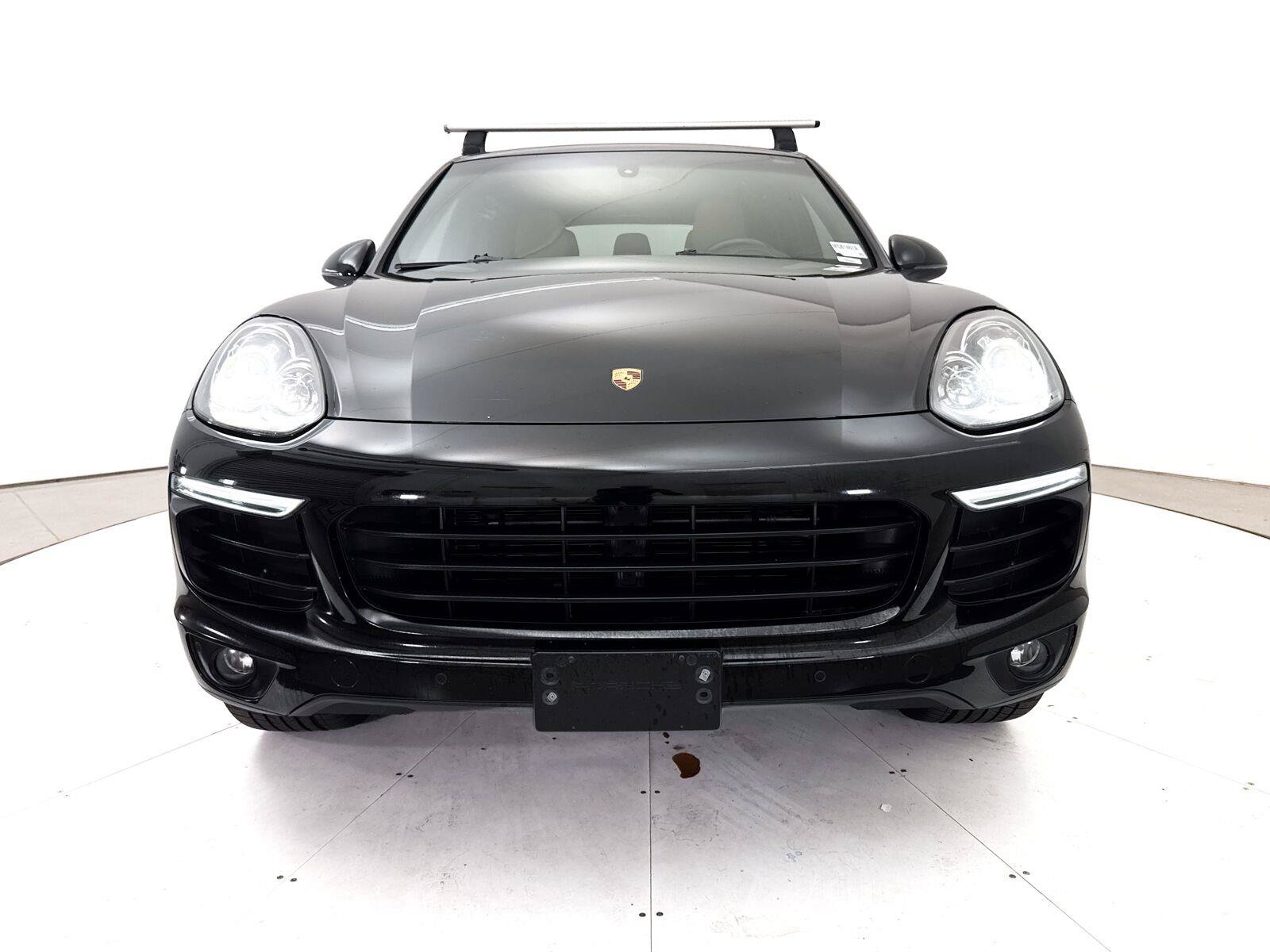 Used 2016 Porsche Cayenne AWD/4WD image 2