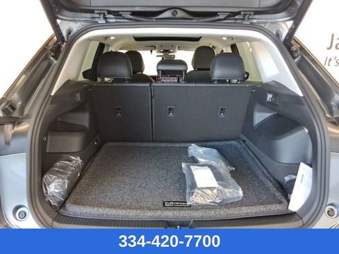 New 2025 Volkswagen Tiguan SE image 20