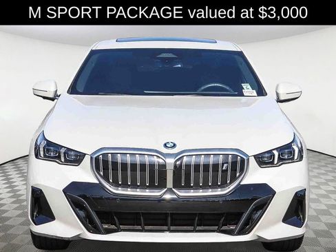 Used 2025 BMW i5 eDrive40i w/ M Sport Package image 2