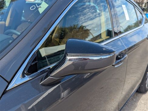 Used 2024 Lexus ES 350 w/ Premium Package image 5