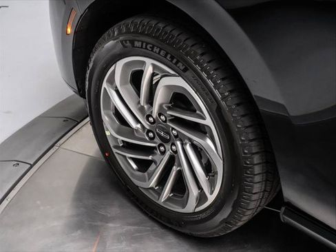 New 2026 Lincoln Navigator Reserve AWD/4WD image 12