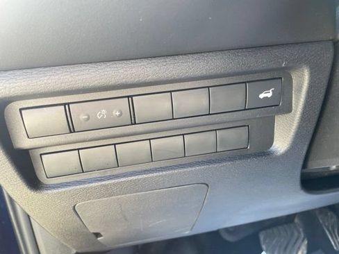 Used 2024 Mitsubishi Outlander SE Black Edition AWD/4WD image 11
