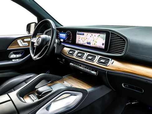 Certified 2024 Mercedes-Benz GLS 450 4MATIC image 16